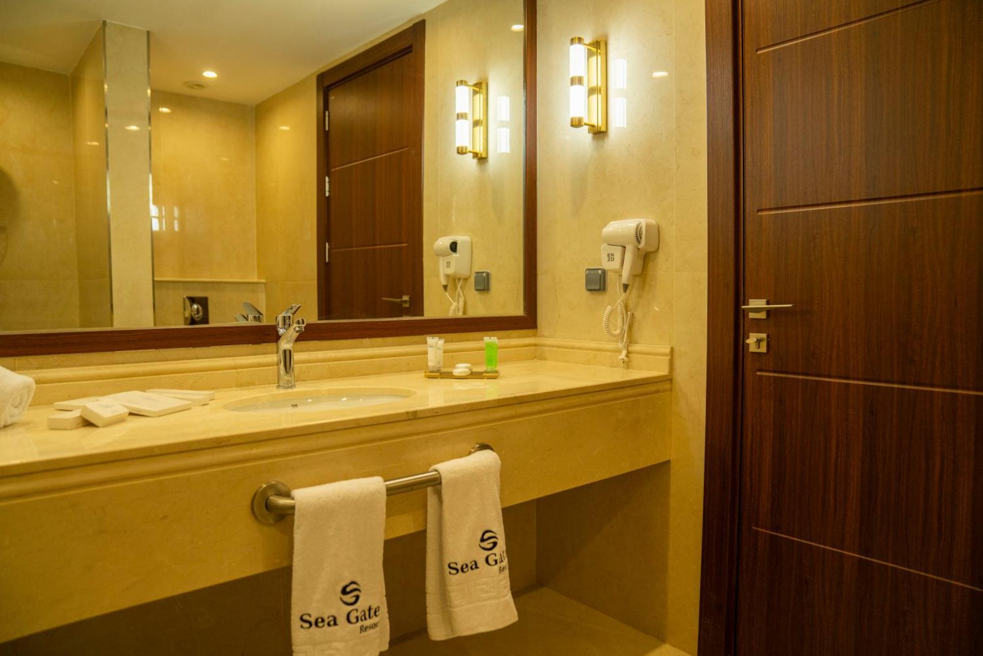 Sea Gate Resort Sweimeh 외부 사진